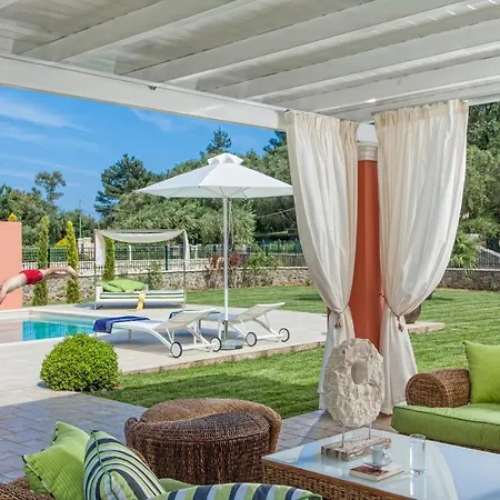 Sleeps 4 Pool Air Con Wifi Villa *