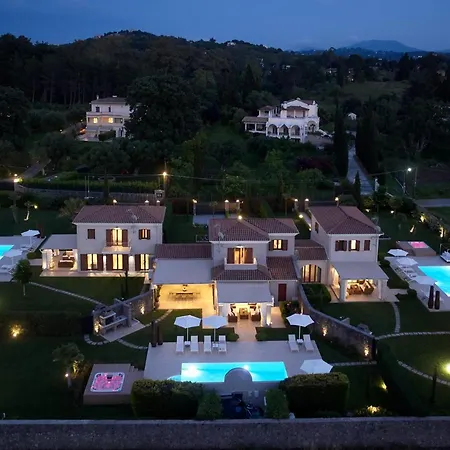 Villa Sleeps 4 Pool Air Con Wifi