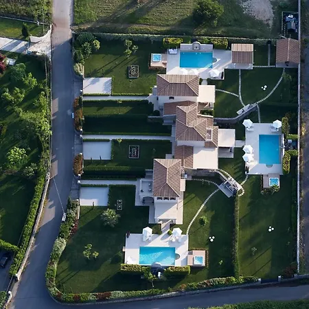 Sleeps 4 Pool Air Con Wifi * Dassia (Corfu)