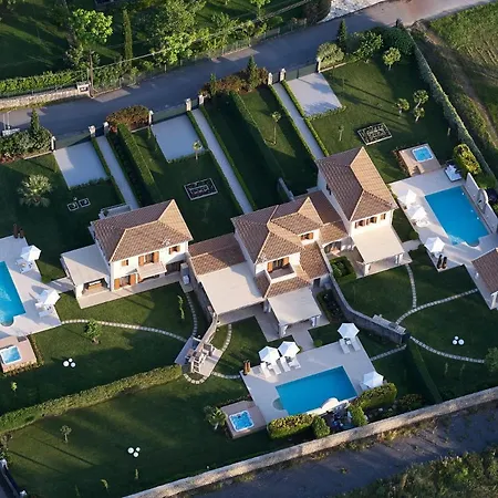 Villa Sleeps 4 Pool Air Con Wifi Dassia (Corfu)