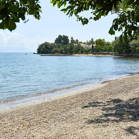 Sleeps 4 Pool Air Con Wifi